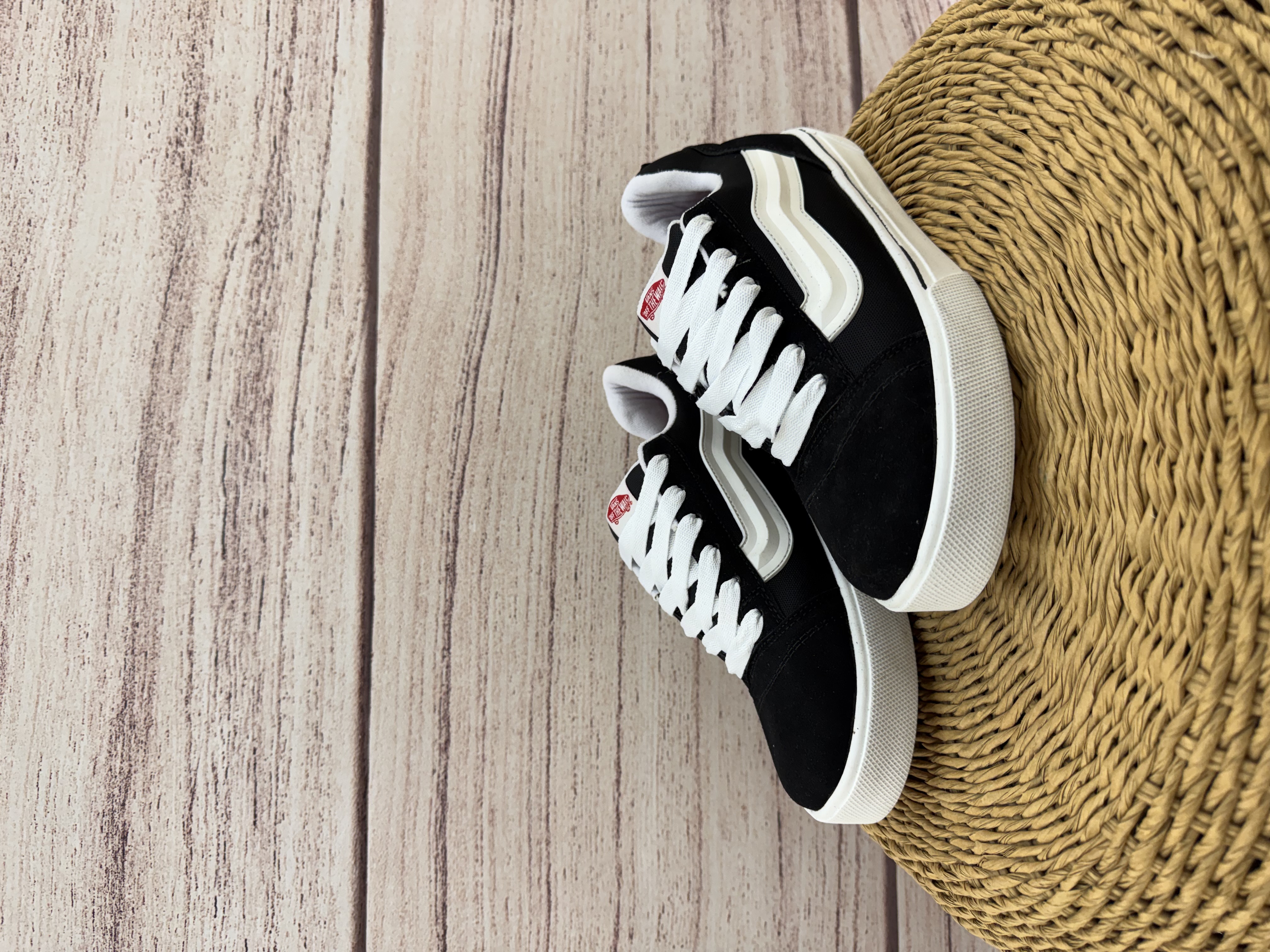 Zapatilla Vans KNU cor preto/branco