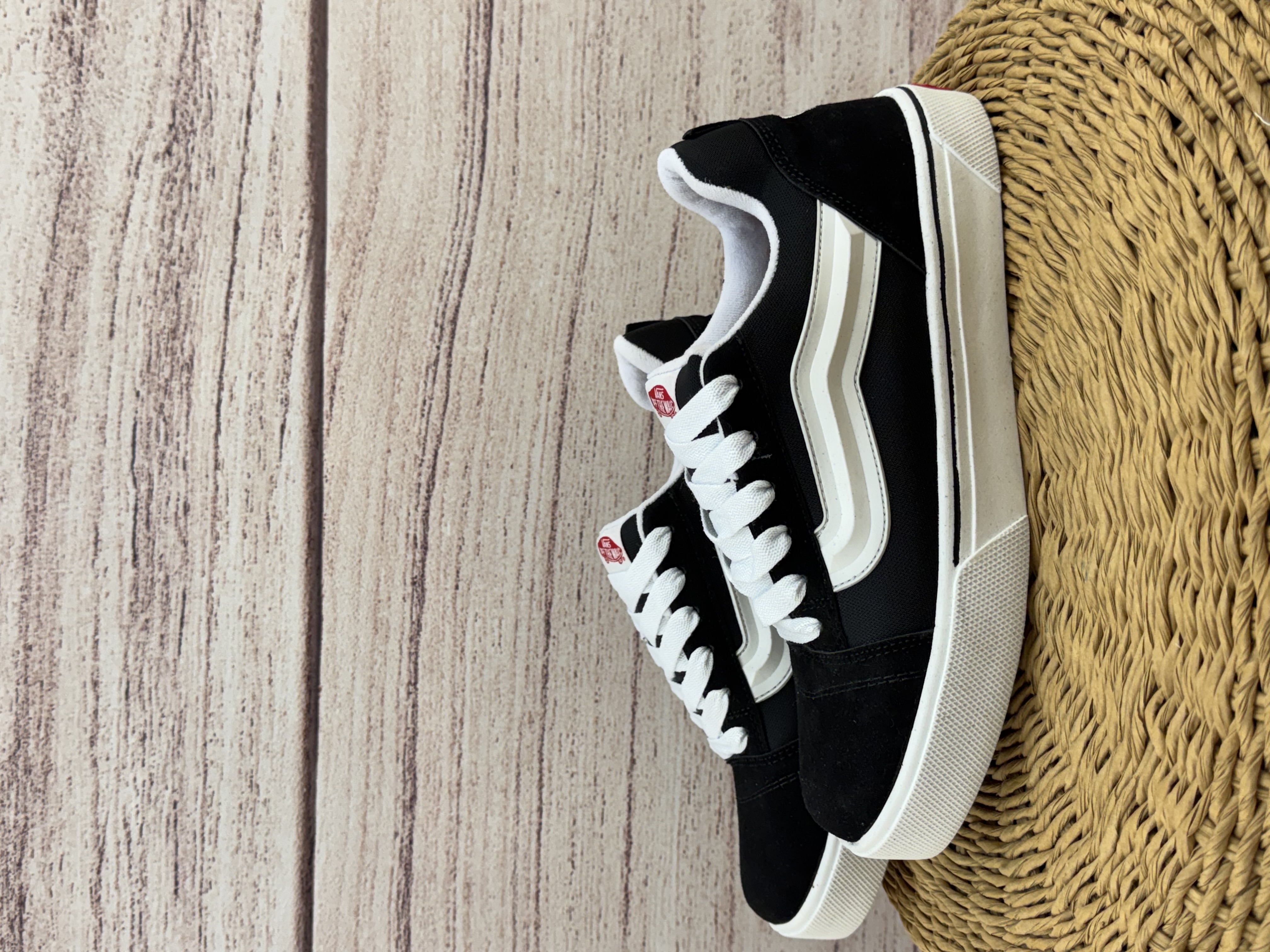 Zapatilla Vans KNU cor preto/branco