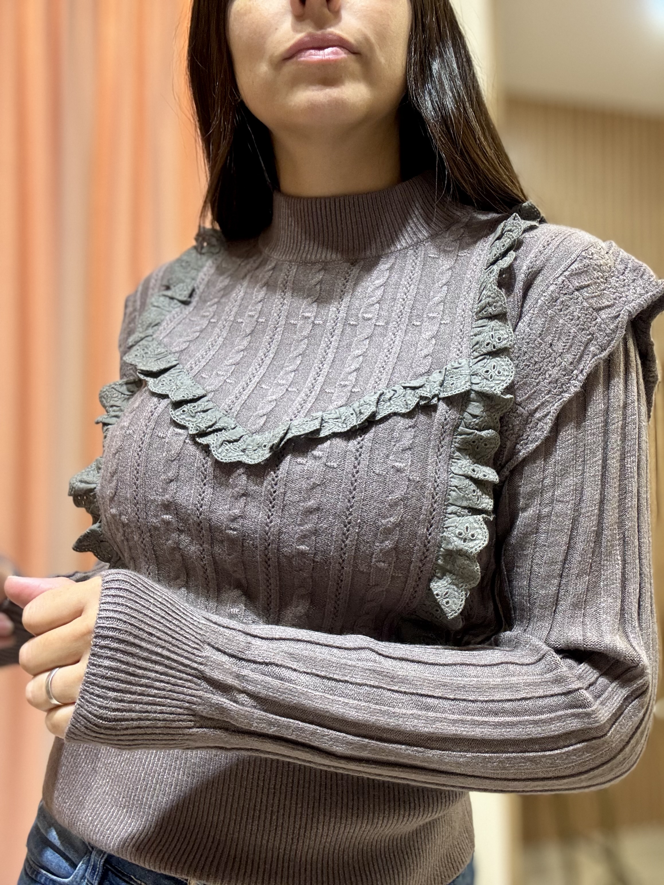 SWEATERS LÍNEA ROMÁNTICA 