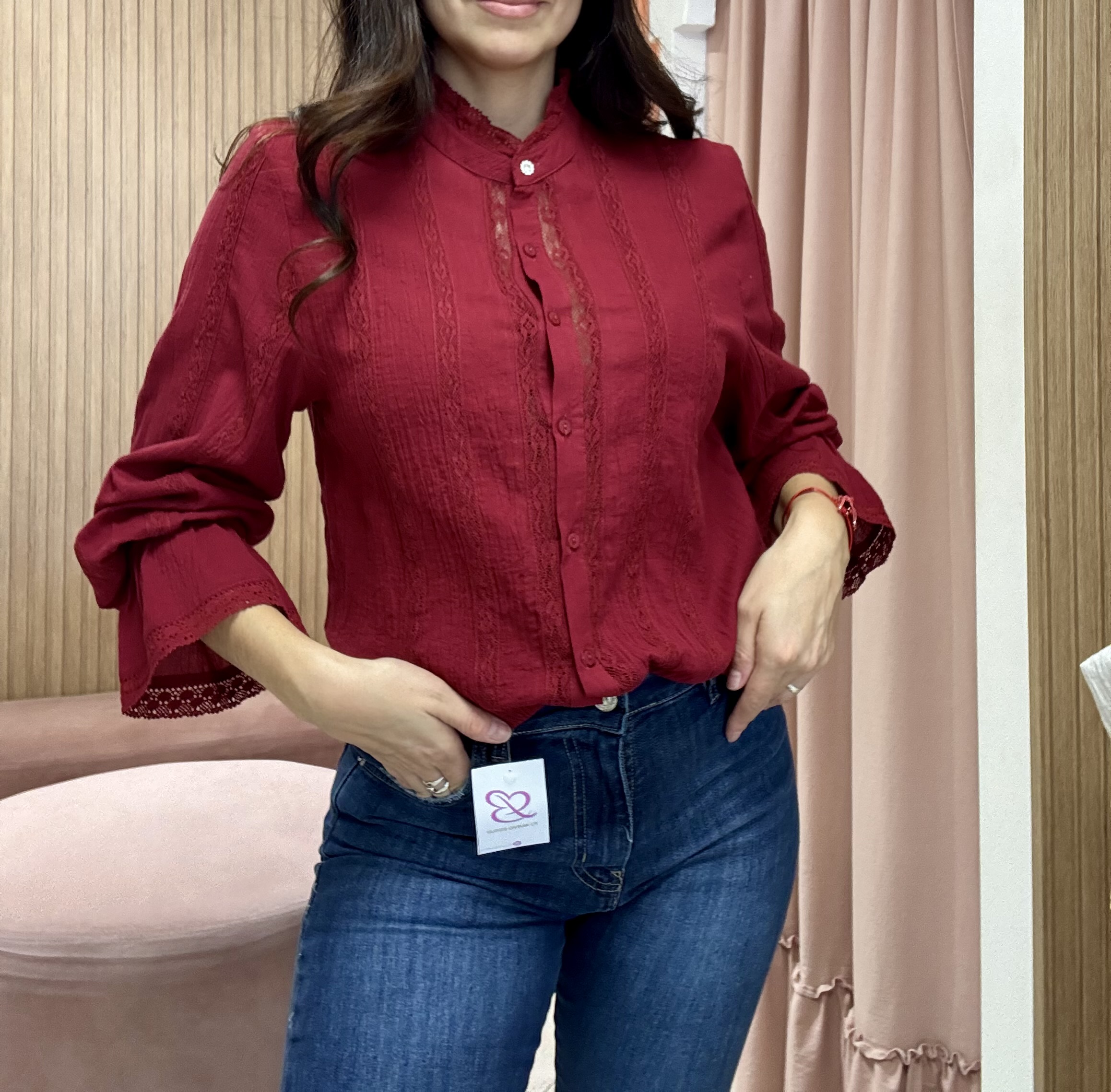 Camisa con puntilla