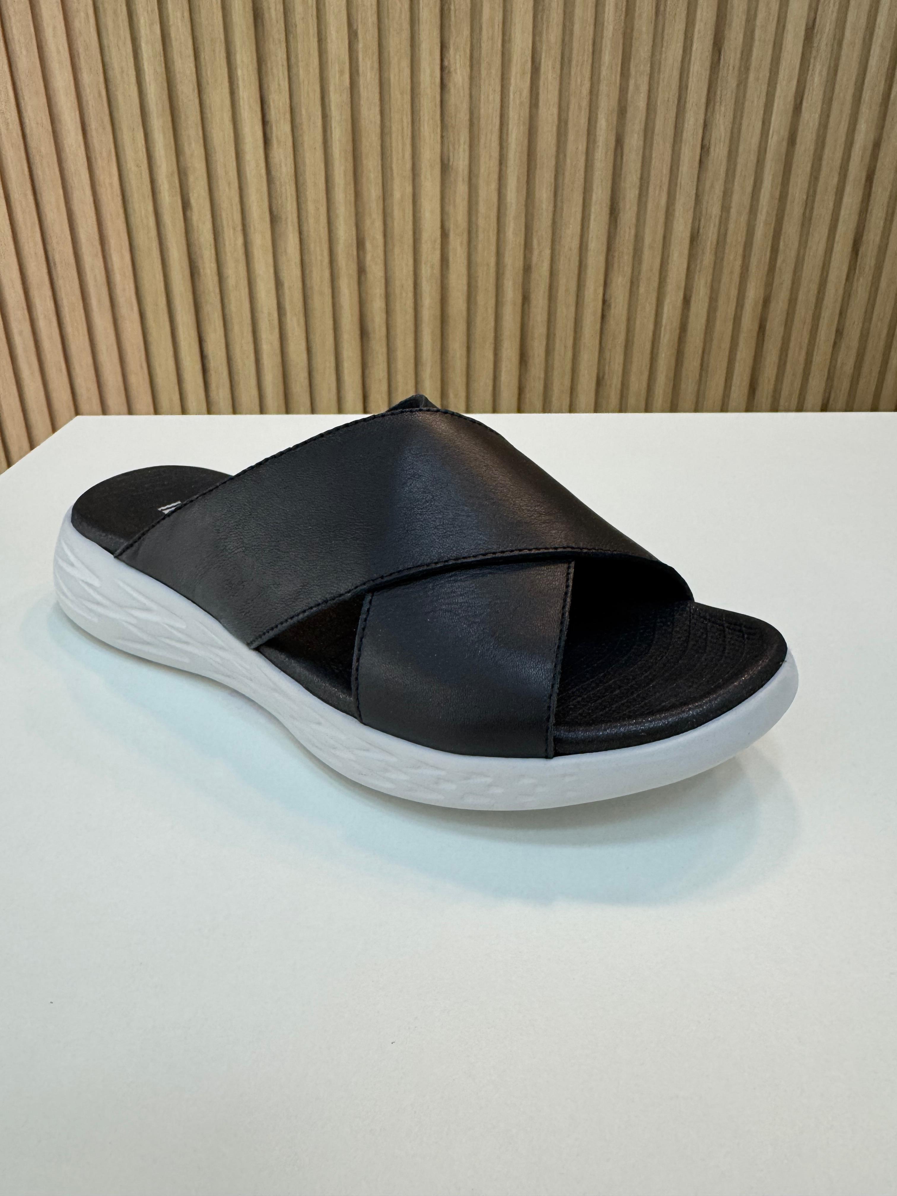 Identify - Sueco faja cruzada cuero negro